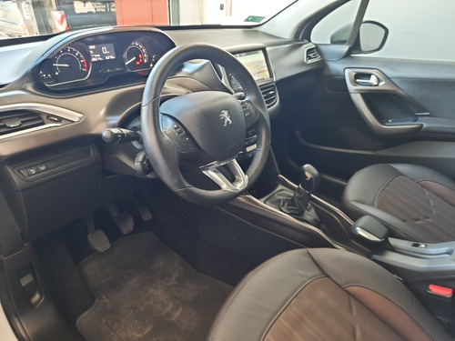 Peugeot 2008 Feline 1.6 Año 2016 Kms 36.000 Unico Dueño
