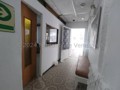 Casa Comercial En Venta En Los Rosales