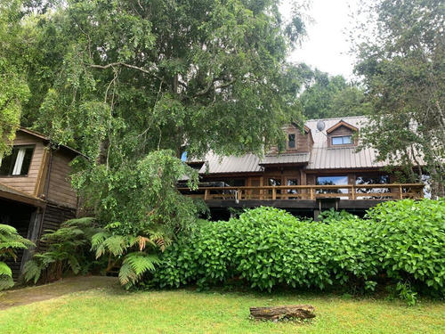 Casa En Venta De 8 Dorm. En Panguipulli