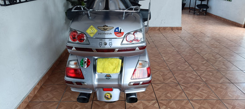 Preciosa Motocicleta , En Excelentes Condiciones , Llantas