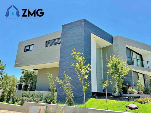Residencia De Lujo En El Cielo Colinda Con Green Solo Exigen