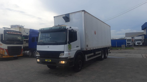 Mercedes Benz Atego 2425 2011 6x2 Baú