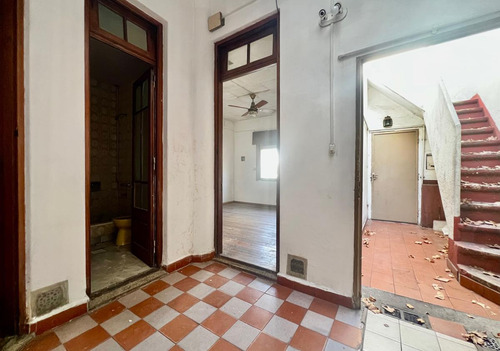 Imagen 16 de 30 de Casa En Venta A Reciclar En Villa Del Parque. A Precio De Departamento. Oportunidad Unica.