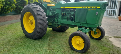 Tractor John Deere Modelo 2420 Reparado