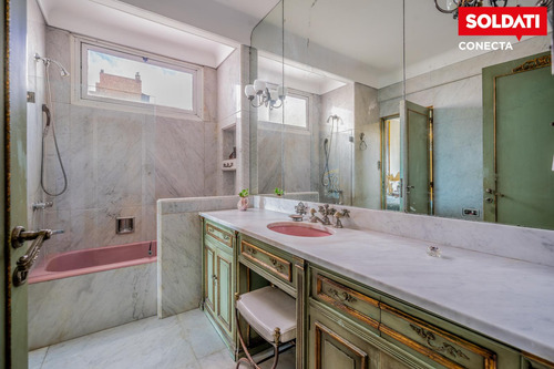 Departamento De Época Con Cochera Fija En Venta - Palermo Chico