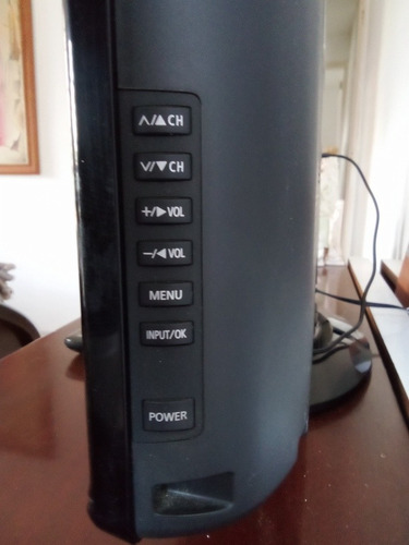 Imagen 7 de 8 de Tv Lcd Panasonic 32 Con Roku Incluido
