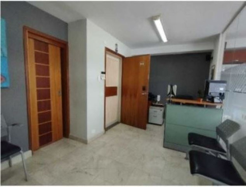 En Venta Acogedora Oficina Completamente Amoblada Y Equipada Sal