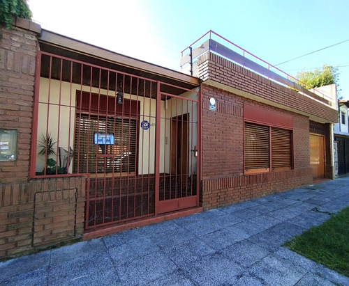 Venta Casa Olivos 4amb Cochera Patio Playroom