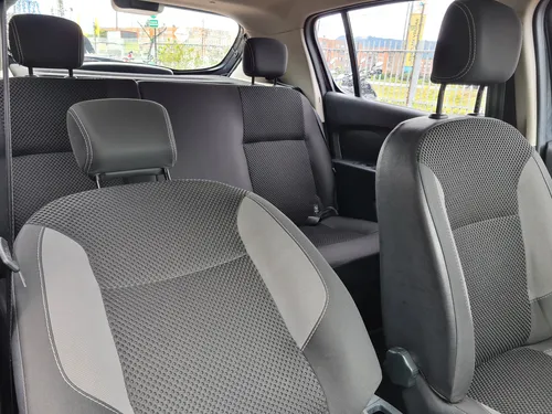 Renault Sandero Expression 1.6cc MT AA 4X2