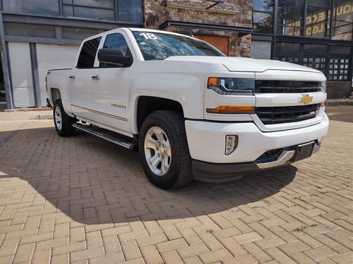 Imagen 1 de 8 de Chevrolet Cheyenne 2018 5.4 2500 Doble Cab Lt Z71 4x4 At