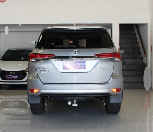 Imagem 6 de 15 de Hilux Sw4 Srx 4x4 Diesel 7 Lug.