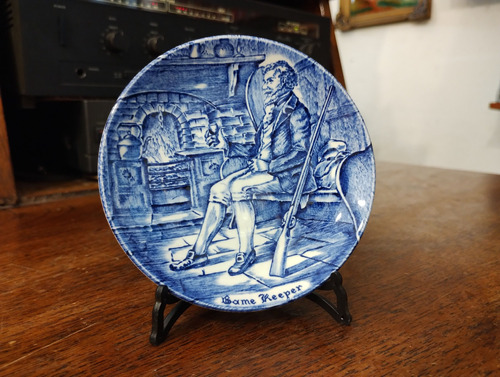 Antiguo Plato Decorativo De Loza Inglesa Azul Wedgwood