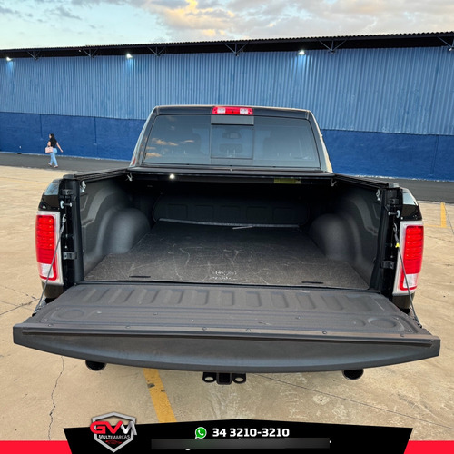 RAM Classic LARAMIE NIGHT ED. 5.7 4X4 AUT.