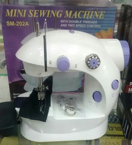 Imagen 2 de 3 de Mini Máquina De Coser