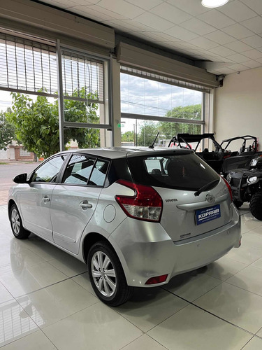 Imagen 3 de 16 de Toyota Yaris 2017 1.5 107cv