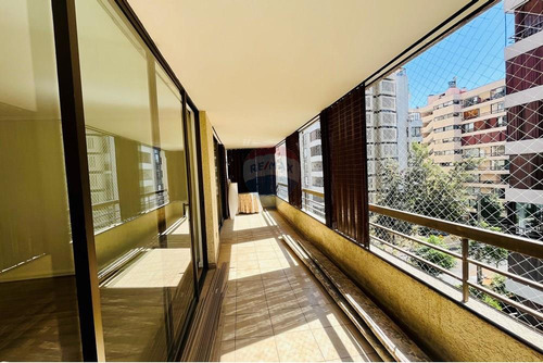 Espacioso Depto De 4 Dorm, 3 Bañ , 2 Estac Y Bod.