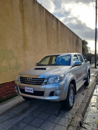 Imagen 1 de 11 de Toyota Hilux 3.0 Cd Srv Cuero 4x4 5at - A4 2015