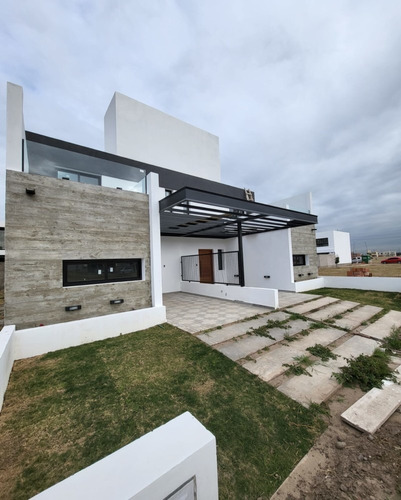 Imagen 7 de 25 de Colinas De Manantiales, Duplex En Venta De 2 Dormitorios, Patio, Asador, Amplio