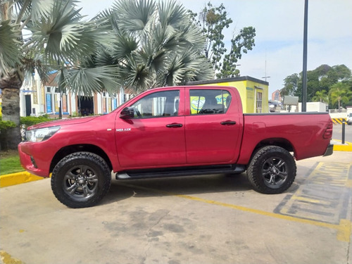 Imagen 3 de 14 de Toyota Hilux 4x4