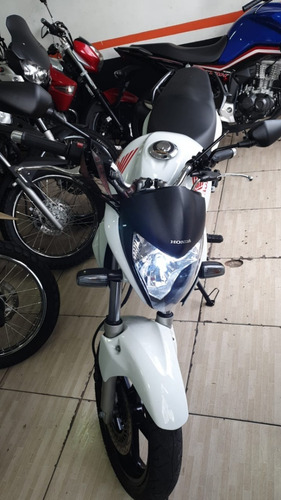 Imagem 3 de 9 de Cb 300 R 2014 Cartao,financio E Troco