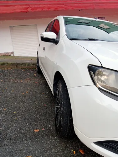 Renault Logan 1.6 Expression