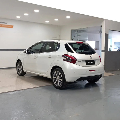 Peugeot 208 1.6 Feline