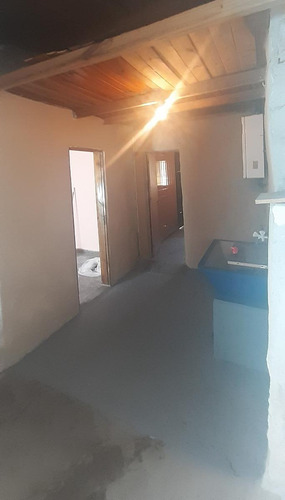 Casa En Venta - 2 Dormitorios 1 Baño - 90mts2 - Llavallol