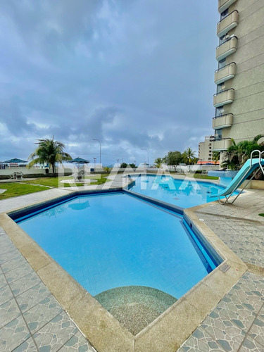 Venta Exclusivo Apartamento En Los Corales, Caraballeda, La Guaira, Vargas