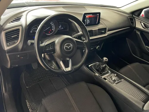 Mazda 3 Sedan 2.0L Touring MT