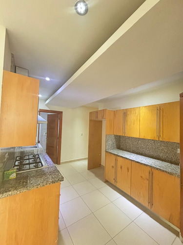 Apartamento En Venta De 207m² | 3 Habitaciones + Servicio | Piso 11 En Naco
