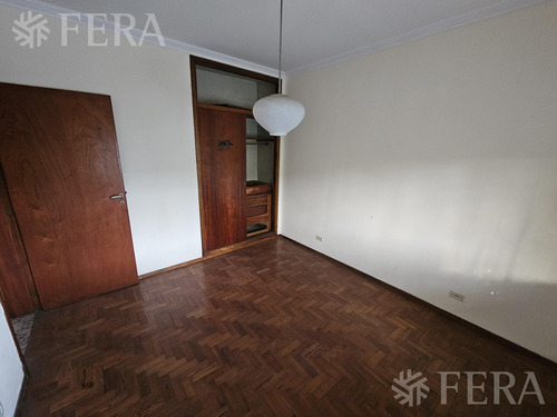 Venta De Casa De 4 Ambientes Con Cochera Y Quincho En Piñeyro