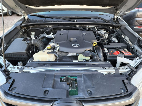 Imagen 10 de 10 de Toyota Hilux Sr 4x4