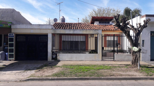 Chalet De 3 Amb En Villa Luzuriaga