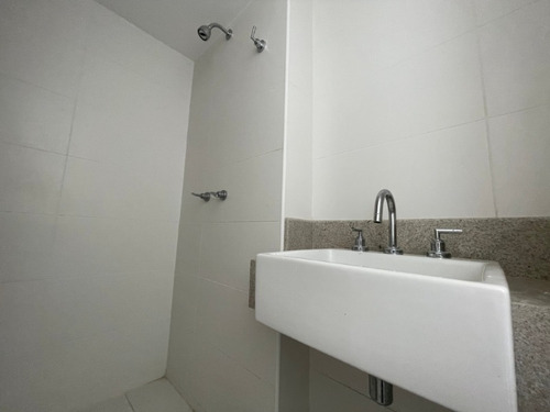 Imagem 25 de 30 de Excelente Cobertura Duplex De Alto Padrão Com Três Suítes Na Avenida Afrânio De Melo Franco, Leblon. - Co00045 - 69400596