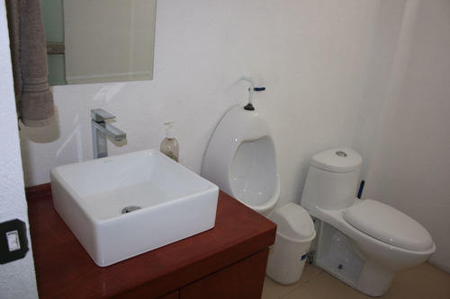 Casa Con Uso De Suelo