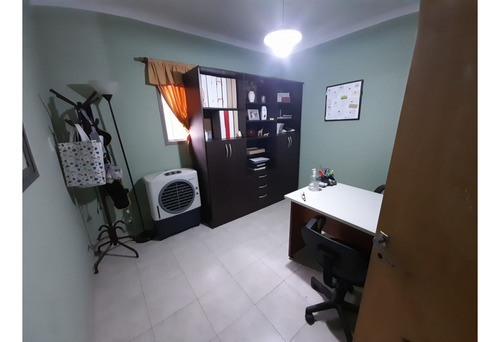 Chalet Con Galpon Induistrial En Venta. Excelente Propiedad