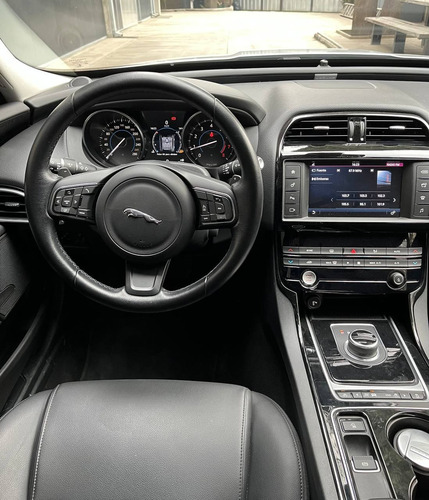 Jaguar XE 2.0 Se 240cv
