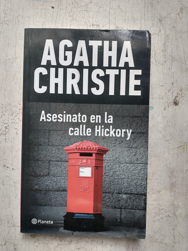 Asesinato En La Calle Hickory Agatha Christie