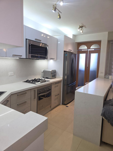 En Venta Apartamento En Lomas De Los Mangos