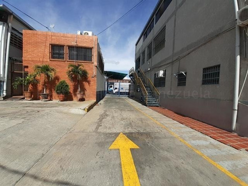 Imagen 25 de 30 de Galpones-depositos En Venta } Barquisiimeto /04245565759