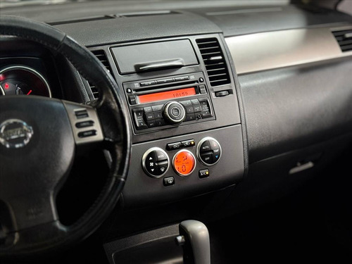 Nissan Tiida 1.8 SL 16V FLEX 4P AUTOMÁTICO