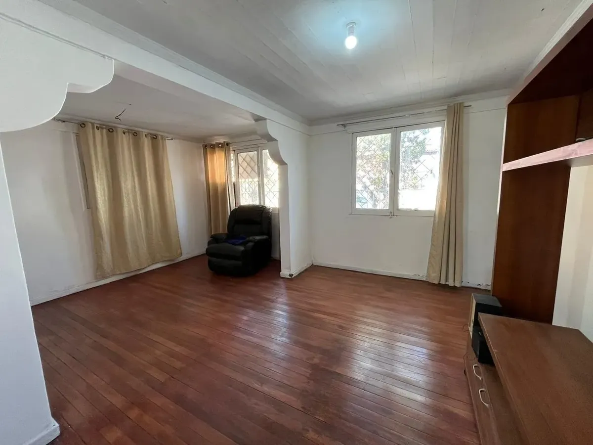 Imagen 5 de 18 de Venta Amplia Casa 4d - Lo Espejo