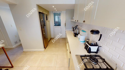 En Buena Zona Residencial, Chalet Totalmente Actualizado Con Lo Mejor, Jardin, Pileta.