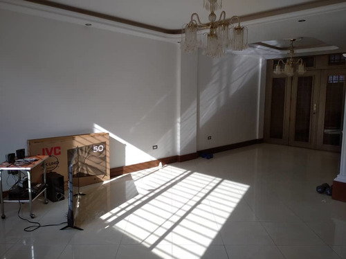 Imagen 6 de 13 de Townhouse En Alquiler En El Parral 04124637555
