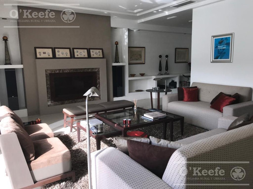 Imagen 12 de 30 de Impecable Casa En Venta Con Fondo Al Golf En Abril Club De Campo