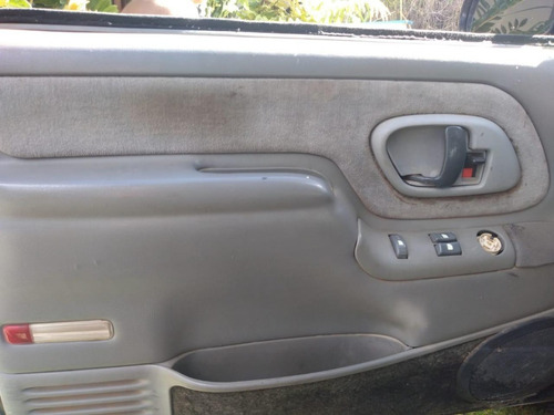 Chevrolet Silverado D20 2001