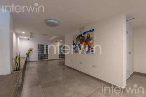Departamento - 2 Ambientes Con Balcón Y Cochera - Colegiales - Venta