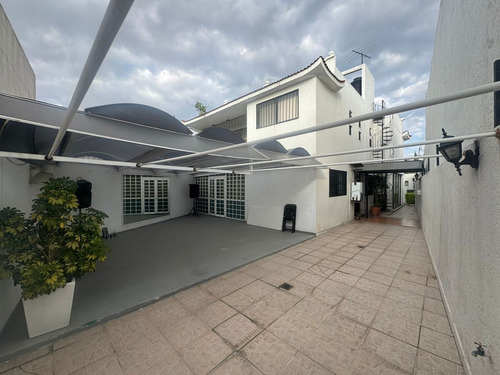 Casa En Venta, Lomas De La Hacienda, 4 Recámaras.