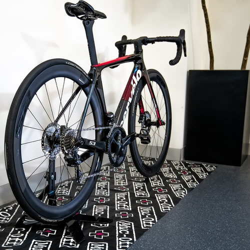 Alfombra Impermeable Pegable Para Bicicleta Muc-off