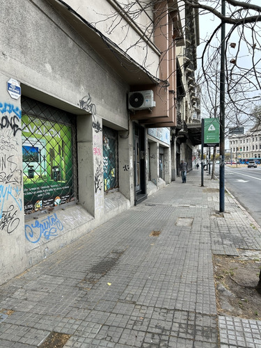 Alquiler Gran Local Sobre Agraciada Proximo Palacio Legislativo